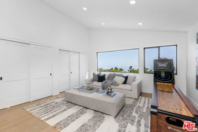23458 W Moon Shadows Drive, Malibu CA: https://media.crmls.org/mediaz/7338f9b5-d4e2-458c-b7e7-a0a2fcb7f8ac.jpg