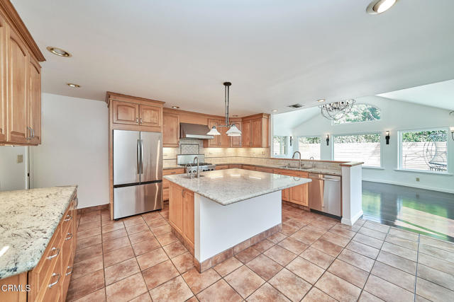 4916 Rupert Lane, La Canada Flintridge CA: https://media.crmls.org/mediaz/733905b1-3510-41f4-a02d-5e35b07dbbdd.jpg