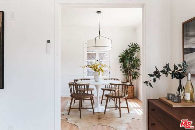 515 1/2 Rose Avenue, Venice CA: https://media.crmls.org/mediaz/73390b16-c415-4518-a2e3-c4e06d4d4bdc.jpg