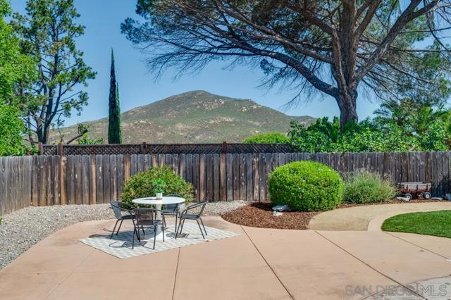 7634 Flag Lake, San Diego CA: https://media.crmls.org/mediaz/733954db-d355-4d54-8a6f-21bda0eebf3e.jpg