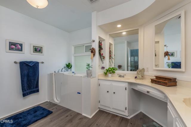 Detail Gallery Image 17 of 42 For 17 Tahquitz Ct #216,  Camarillo,  CA 93012 - 2 Beds | 2 Baths