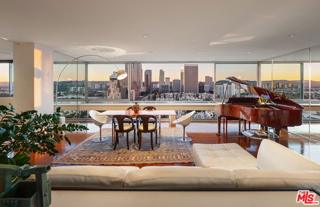 2220 Avenue Of The Stars #1802W