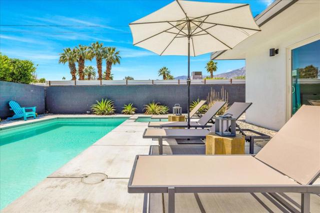 963 S Paseo Caroleta, Palm Springs CA: https://media.crmls.org/mediaz/733c1e18-13a2-4294-a6b4-0c033b5e5906.jpg