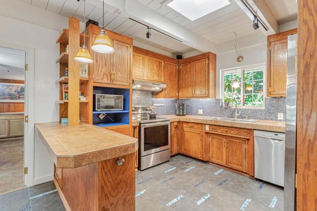 14235 Highway 9, Boulder Creek CA: https://media.crmls.org/mediaz/733cf0ed-8f55-4c21-abca-dacdd51f06e2.jpg