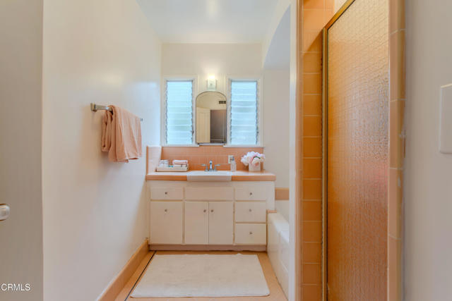 2727 Hollister Terrace, Glendale CA: https://media.crmls.org/mediaz/733d3043-edfa-4839-bc01-dbc168c2201f.jpg