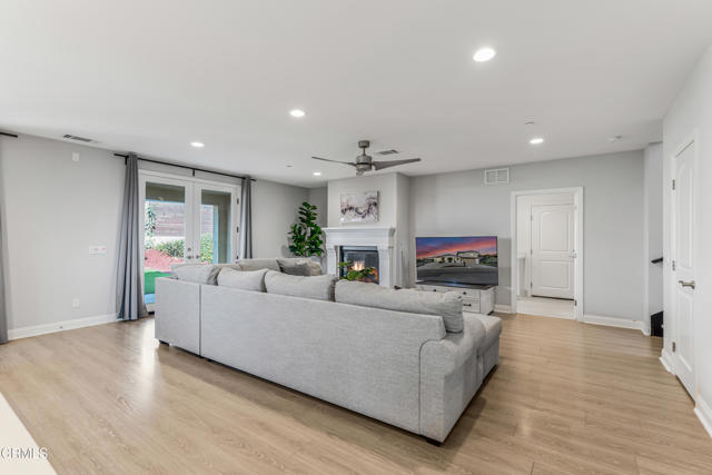 Detail Gallery Image 6 of 46 For 759 via Cielito, Ventura,  CA 93003 - 4 Beds | 4 Baths