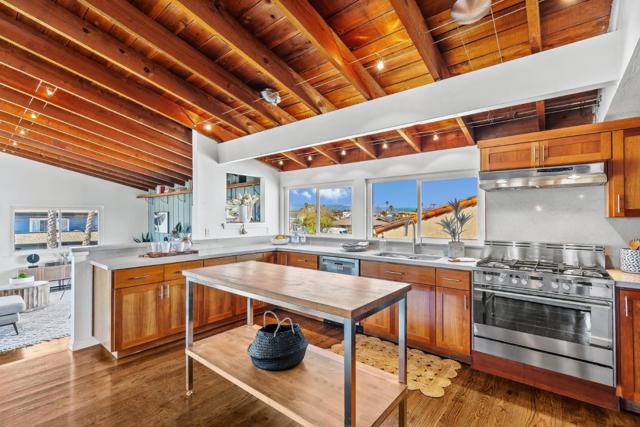 22956 E Cliff Drive, Santa Cruz CA: https://media.crmls.org/mediaz/733e76bc-3760-40c3-aed2-30c53638cbda.jpg