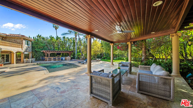 10801 Bothwell Road, Chatsworth CA: https://media.crmls.org/mediaz/733e9dab-a3a4-4291-aec7-92b09893f968.jpg