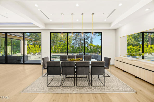4828 Oakwood Avenue, La Canada Flintridge CA: https://media.crmls.org/mediaz/733f35fc-ac95-4206-a73f-9f426b9d8899.jpg