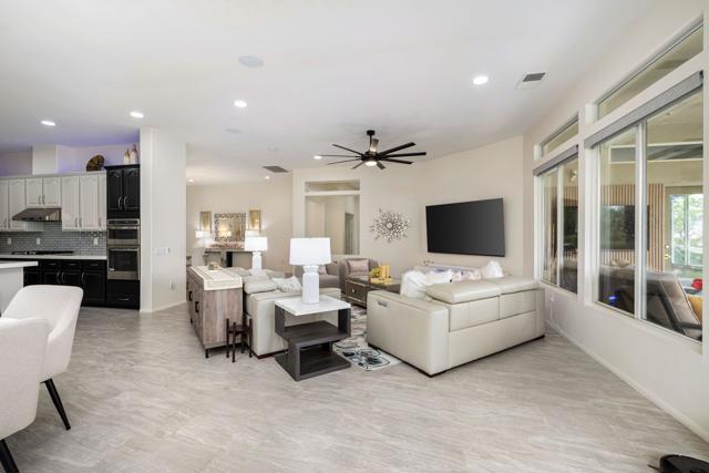 44580 S Heritage Palms Drive, Indio CA: https://media.crmls.org/mediaz/733f4f33-9b50-42d4-9432-f144714bd22c.jpg