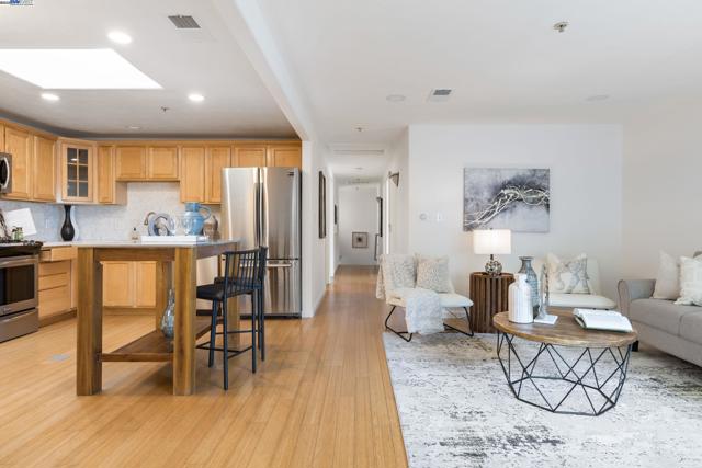 2649 San Pablo Ave, Berkeley CA: https://media.crmls.org/mediaz/733f67ca-100c-40eb-9860-75f7d47f3728.jpg