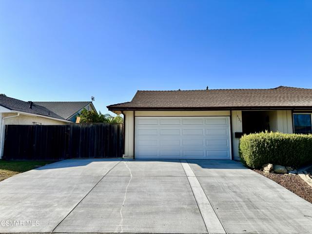 8123 Tiara Street, Ventura CA: https://media.crmls.org/mediaz/733f8043-2dfa-42f7-9310-7953fbf0454e.jpg