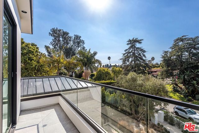 Drew Fenton | 324 S Medio Drive Los Angeles CA | MLS: 7084103