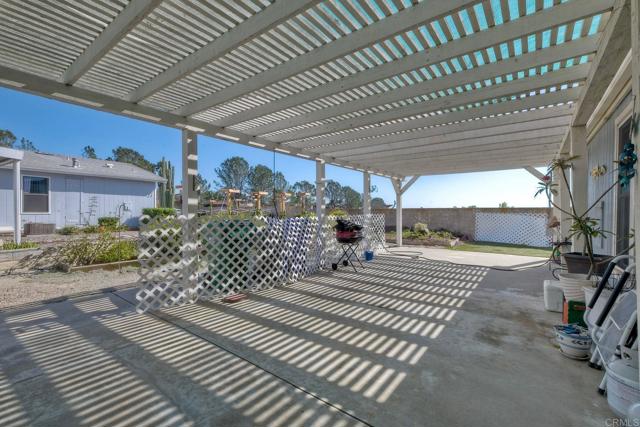 5116 Weymouth Way, Oceanside CA: https://media.crmls.org/mediaz/73404b5c-a6cb-4109-a398-3afe6e9e29b1.jpg