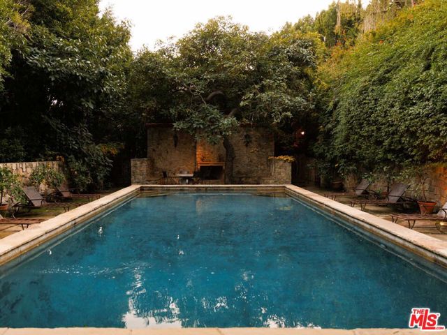 9606 Heather Road, Beverly Hills CA: https://media.crmls.org/mediaz/73405b33-3c2b-4ad5-867c-45b111c96bf0.jpg