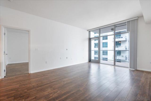 206 Park Blvd, San Diego CA: https://media.crmls.org/mediaz/73408ce5-ab9a-46bd-a5fe-b1c92cd1a8bb.jpg