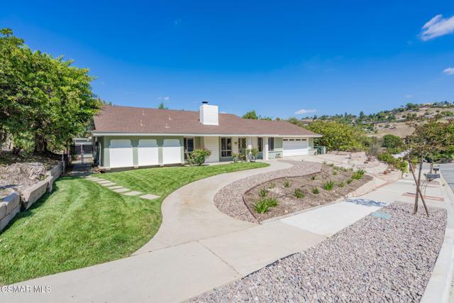 2085 Rayshire Street, Thousand Oaks CA: https://media.crmls.org/mediaz/7340b569-90ca-4a1b-a663-de96c1c4d28f.jpg