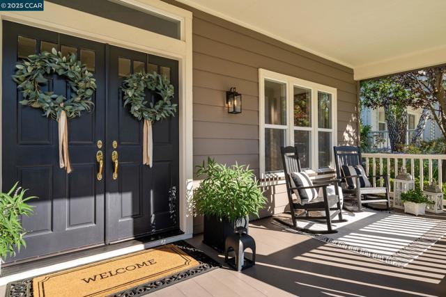 108 Shadewell Dr, Danville CA: https://media.crmls.org/mediaz/7341e6ea-cab0-421e-a1da-0f9c830d2085.jpg