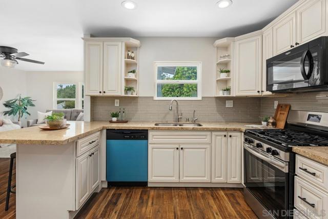 2069 Dayton Drive, Lemon Grove CA: https://media.crmls.org/mediaz/7342488a-0937-4a50-bec6-53b922db91d2.jpg
