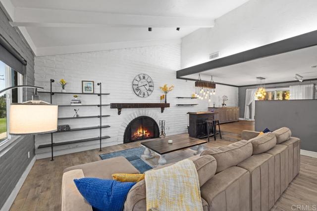 Detail Gallery Image 5 of 40 For 9739 Carta Ln, El Cajon,  CA 92021 - 5 Beds | 4 Baths