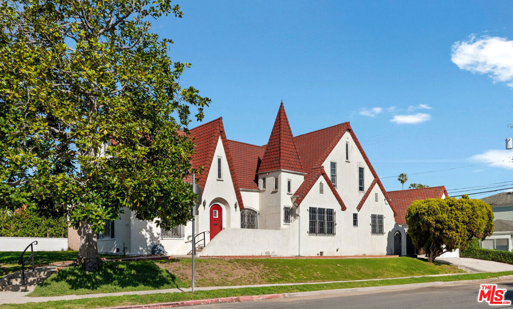 3680 Colonial Avenue