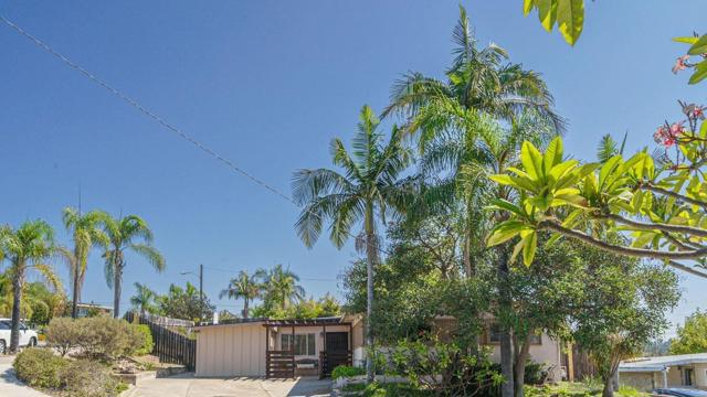 5393 Mary Fellows Avenue, La Mesa CA: https://media.crmls.org/mediaz/7342d19a-9d3f-4cc0-b772-bb448bd225bc.jpg