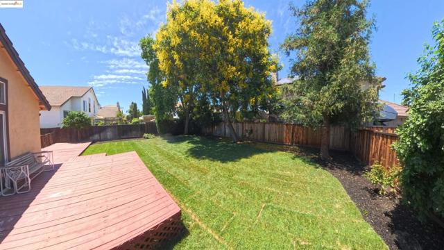 841 Windmeadows Dr, Brentwood CA: https://media.crmls.org/mediaz/73434853-ca87-4840-959e-5b905d5ff45b.jpg
