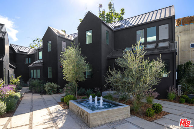 1821 Penmar Avenue, Venice CA: https://media.crmls.org/mediaz/7343a5f2-ee99-4467-9ddc-5f7cd881ff83.jpg