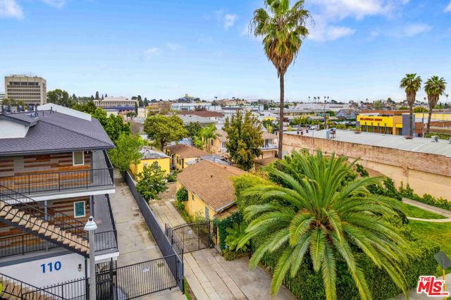 112 S Eucalyptus Avenue, Inglewood CA: https://media.crmls.org/mediaz/73442296-52ab-44fc-9ef0-ccae02c23d69.jpg