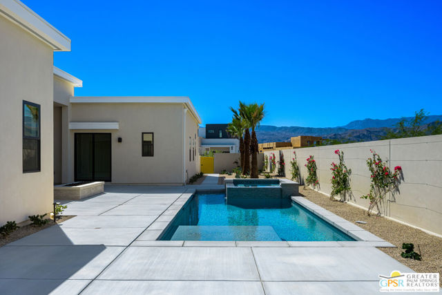 2 Marine Way, Rancho Mirage CA: https://media.crmls.org/mediaz/73443960-994d-4628-8e17-a75450258900.jpg