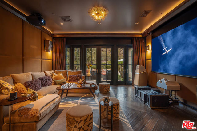 25029 Abercrombie Lane, Calabasas CA: https://media.crmls.org/mediaz/7344ebee-068d-45d5-a9ee-d64bea99df14.jpg