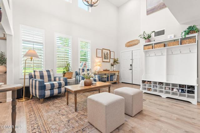 2758 Briarpatch Drive, Simi Valley CA: https://media.crmls.org/mediaz/734518db-259f-4bb9-afff-d48667e9004d.jpg