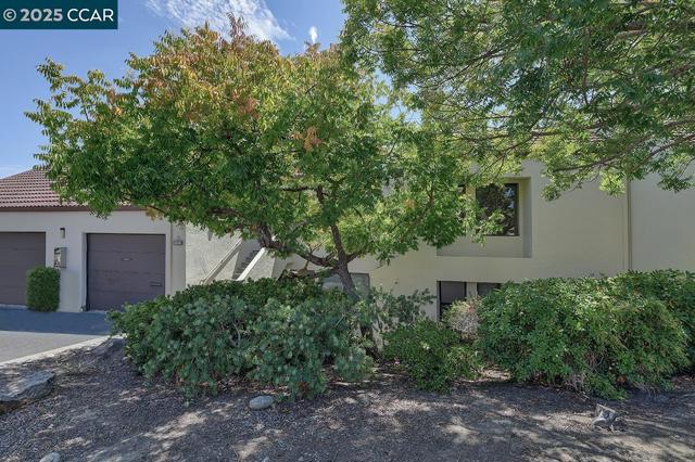 3244 Terra Granada Dr, Walnut Creek CA: https://media.crmls.org/mediaz/7345601a-4bb2-4250-beac-5e3c2e1f96a8.jpg