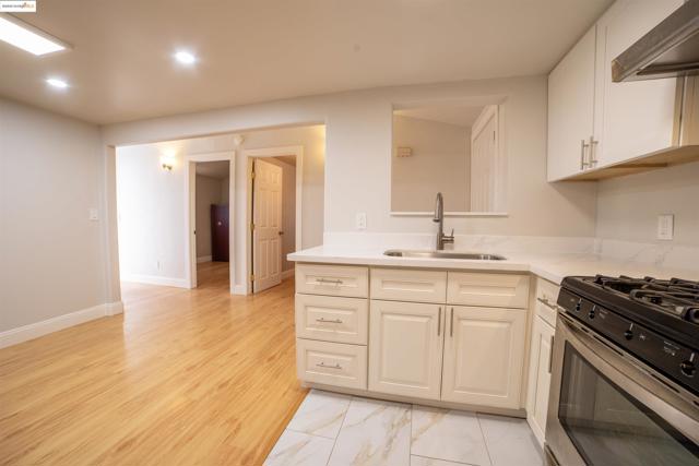 3517 Allendale Ave, Oakland CA: https://media.crmls.org/mediaz/73457501-94c5-42e1-9fda-b8c0d4a07da4.jpg