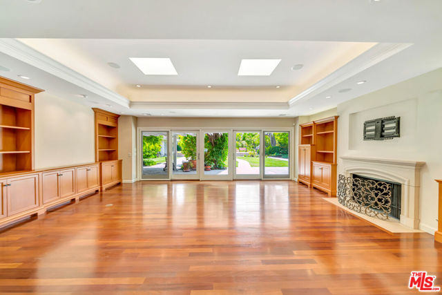 1100 Rodeo Road, Arcadia CA: https://media.crmls.org/mediaz/7345b1fa-d41c-487b-b8a5-1df48beed24a.jpg