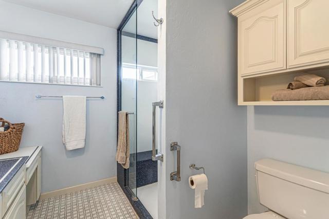 690 Ridgemark Drive, Hollister CA: https://media.crmls.org/mediaz/7345b79a-31e2-4219-80c3-8ff774c812fd.jpg