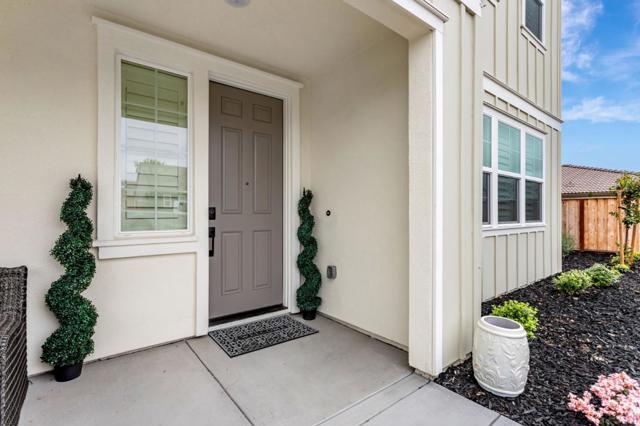 172 Vienna Way, Hollister CA: https://media.crmls.org/mediaz/7345c00b-7222-4ae8-87cd-0f9d15d9aa30.jpg