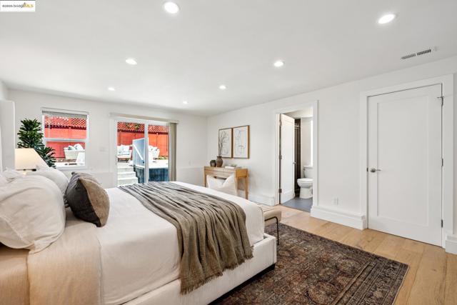 864 Arlington Ave, Oakland CA: https://media.crmls.org/mediaz/7345f0be-4221-4e70-bbd0-f64fd62a9033.jpg