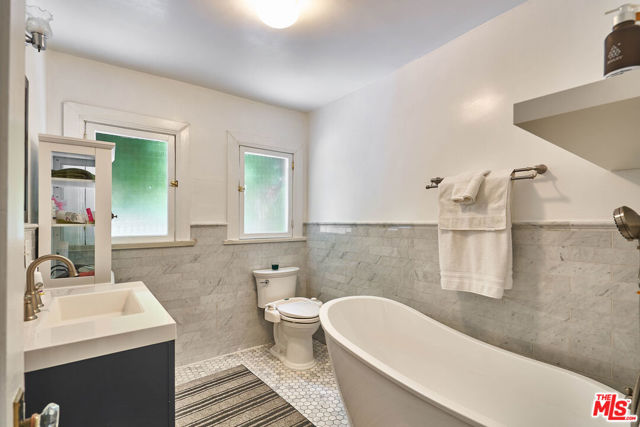 1283 South WINDSOR photo 20