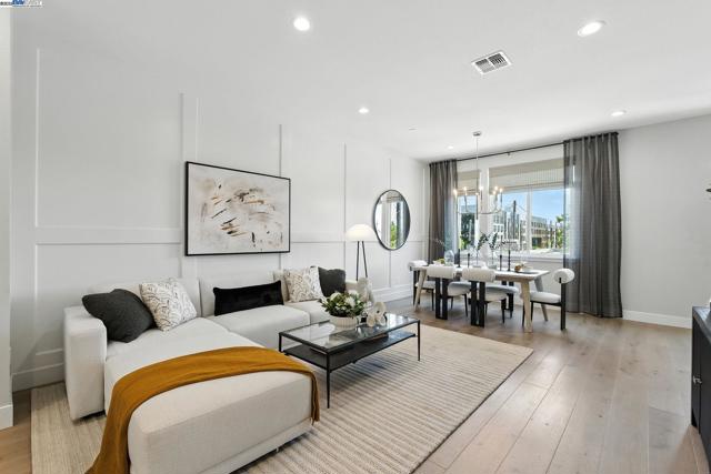 1670 Larkspur Street, Alameda CA: https://media.crmls.org/mediaz/7346e988-a1b8-45c3-86db-2a808be2070b.jpg