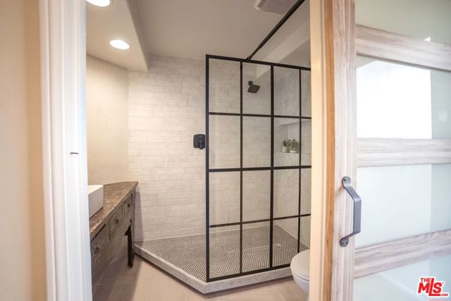 120 Galleon Street, Marina del Rey CA: https://media.crmls.org/mediaz/734707b0-1618-4c8d-b964-95f015c0df64.jpg