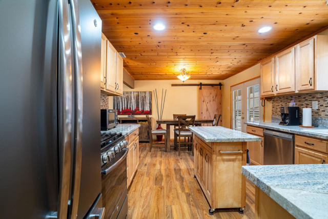 25169 Franklin Drive, Idyllwild CA: https://media.crmls.org/mediaz/734714e8-a03d-472d-b475-7fc6eb5ab8c3.jpg