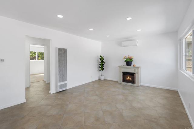 1745 Acorn St, Escondido CA: https://media.crmls.org/mediaz/73473f47-0190-49e9-8d63-1b789da79a31.jpg