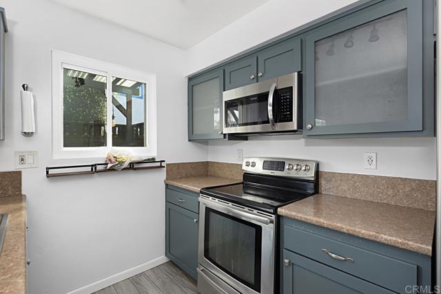 Image 11 of 28 For 685 Seacoast Drive
