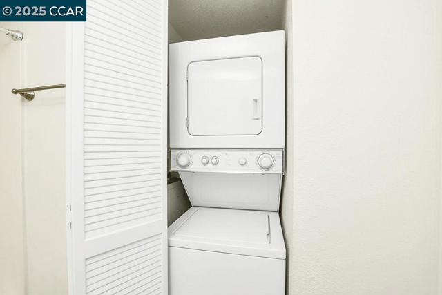 1701 Mahogany Way, Antioch CA: https://media.crmls.org/mediaz/73483bbe-2b45-4619-8517-c287e597cbe6.jpg