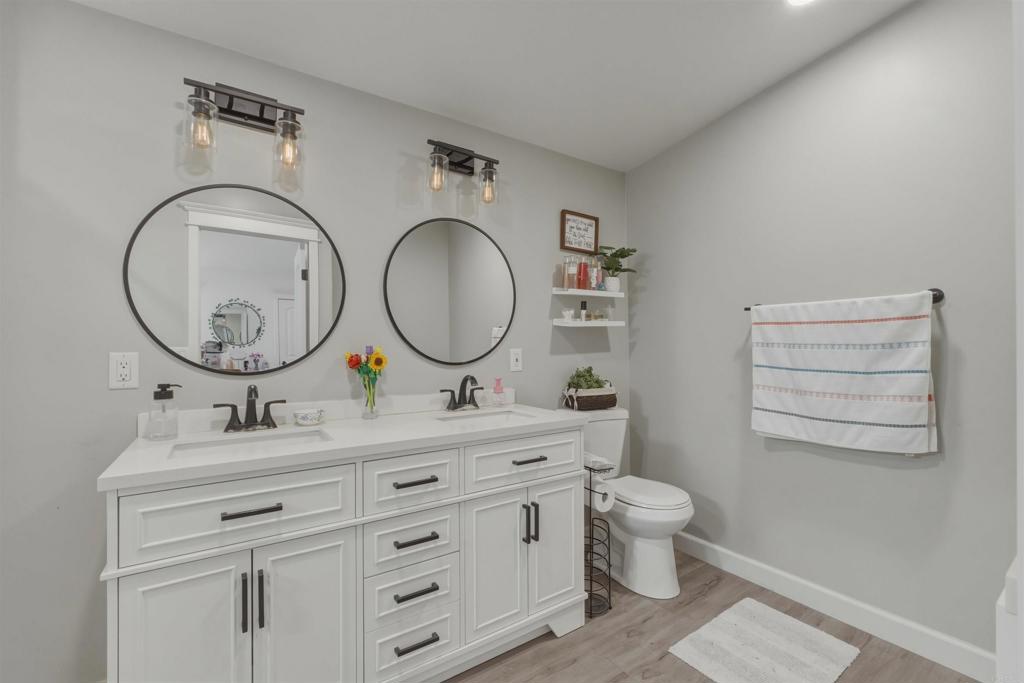 200 Emerald Drive - photo 12