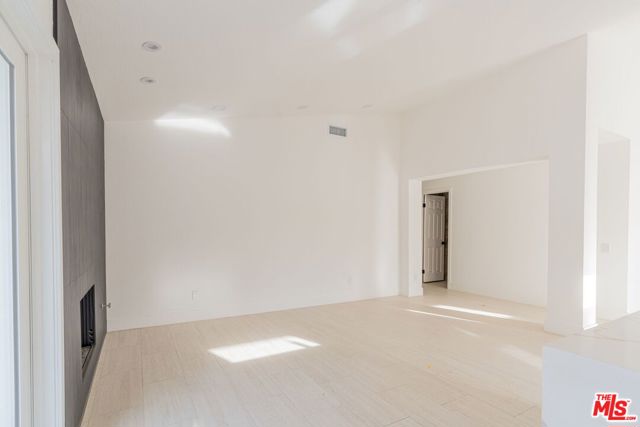 Image 16 of 44 For 70725 Ironwood Drive