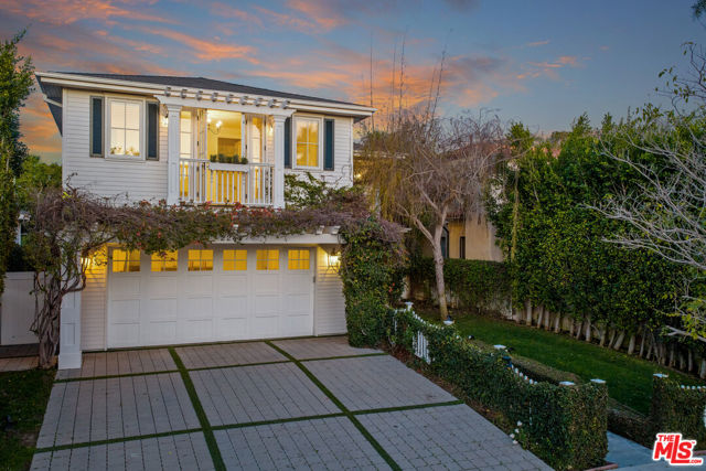 2248 Kelton Avenue, Los Angeles CA: https://media.crmls.org/mediaz/734902e1-f1ea-4e2b-b442-0d2b0e56c374.jpg