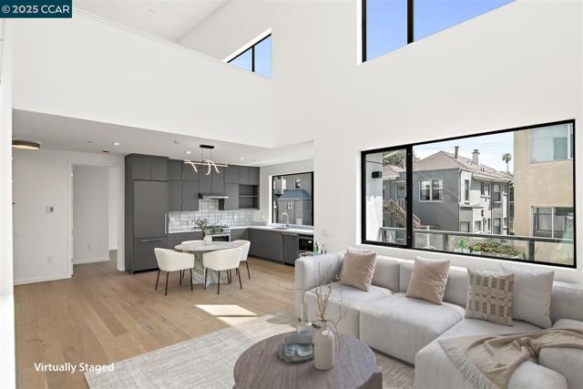 58 Vernon St, Oakland CA: https://media.crmls.org/mediaz/73493472-cb04-4d02-8f5c-043575735d8c.jpg