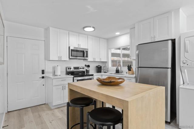 3808 14 46Th St, San Diego CA: https://media.crmls.org/mediaz/73497d35-25db-44fc-a25b-5e73c5acc502.jpg
